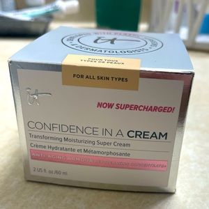 IT Cosmetics Confidence in a Cream Moisturizer